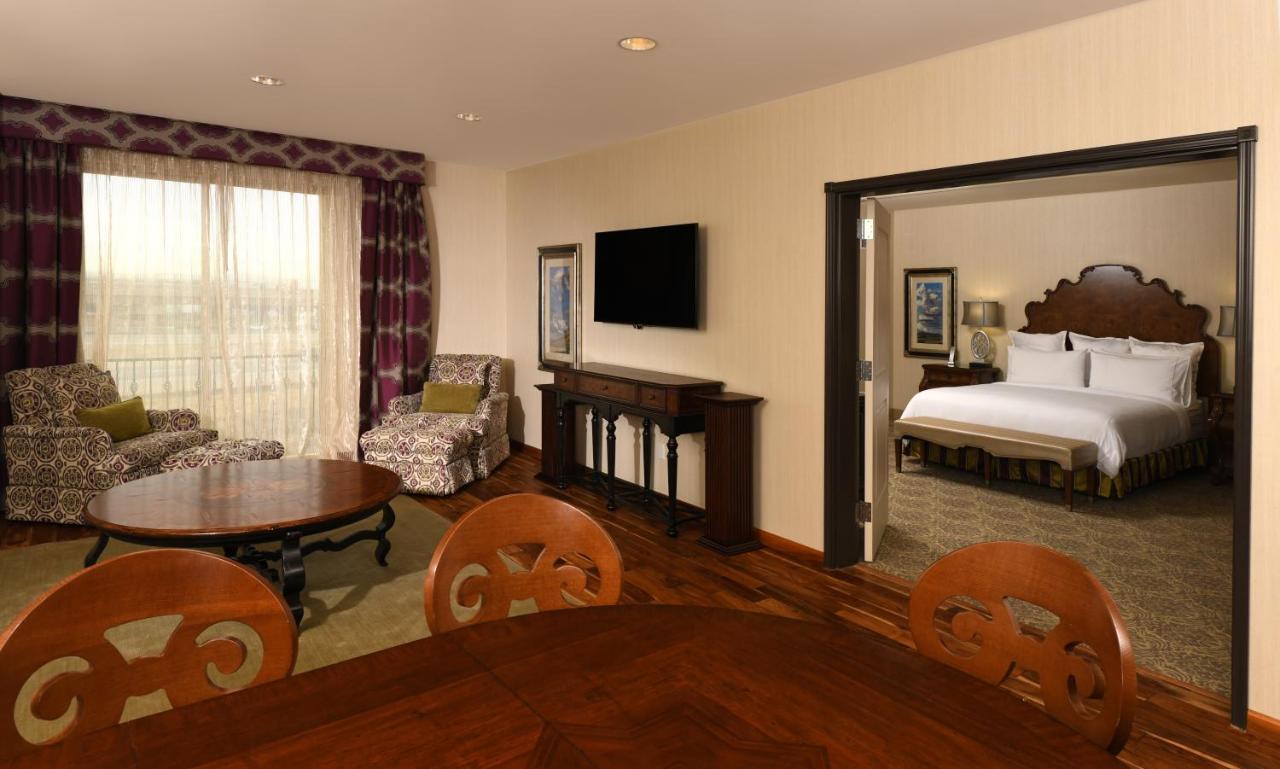 Woolley'S Classic Suites Denver Airport Aurora Bagian luar foto